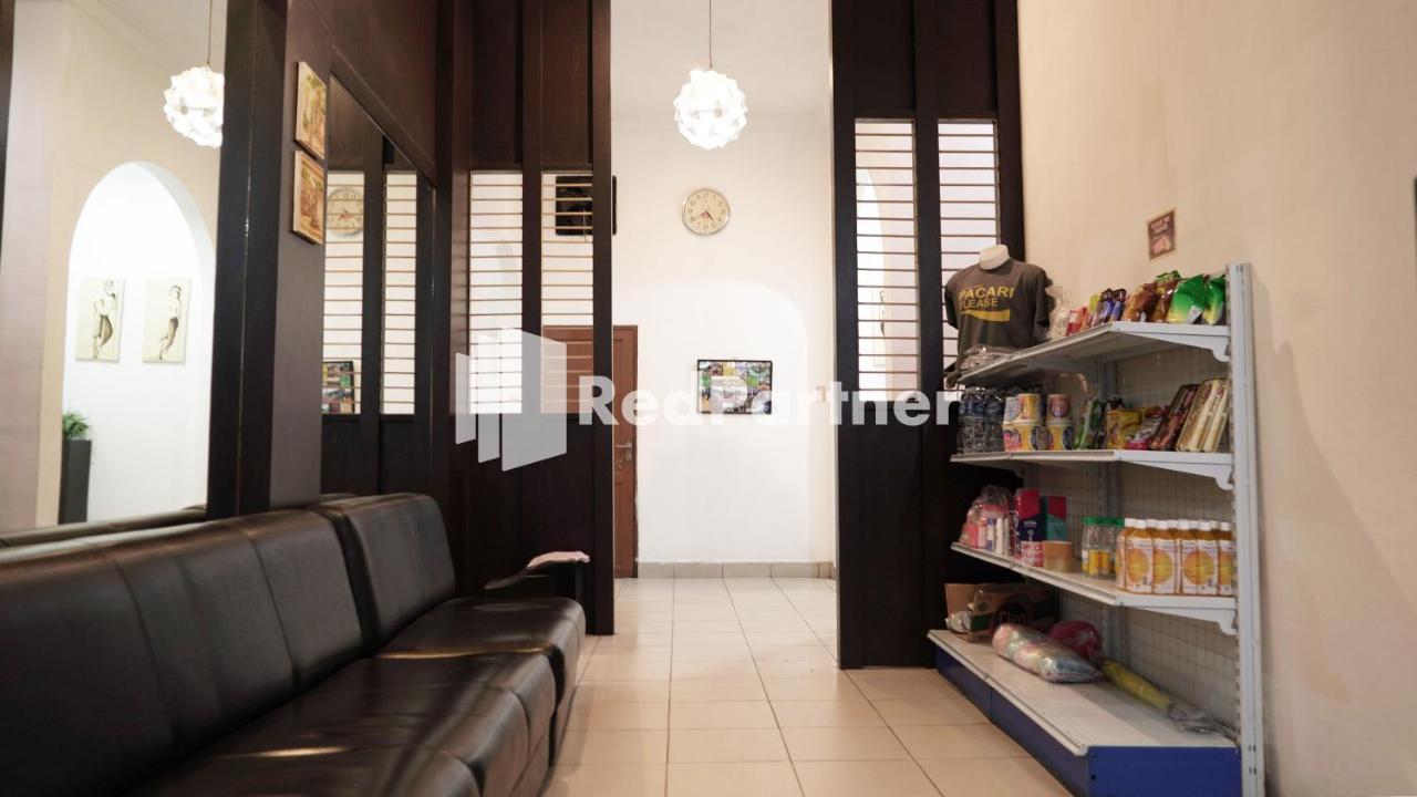 Wisma Sederhana RedPartner Medan Exterior foto