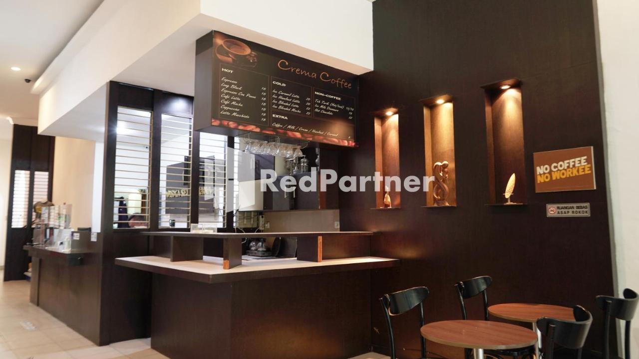Wisma Sederhana RedPartner Medan Exterior foto