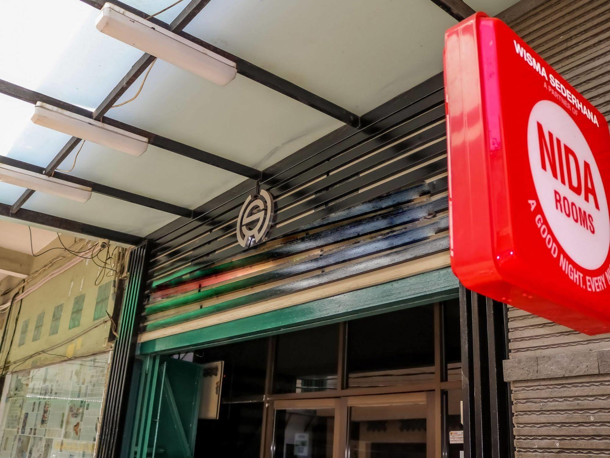 Wisma Sederhana RedPartner Medan Exterior foto