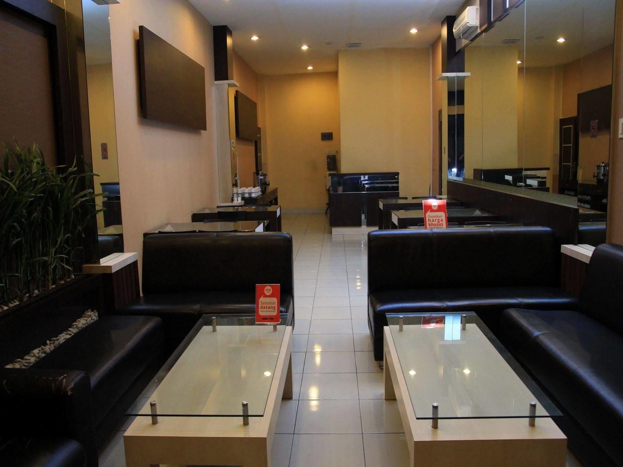 Wisma Sederhana RedPartner Medan Exterior foto