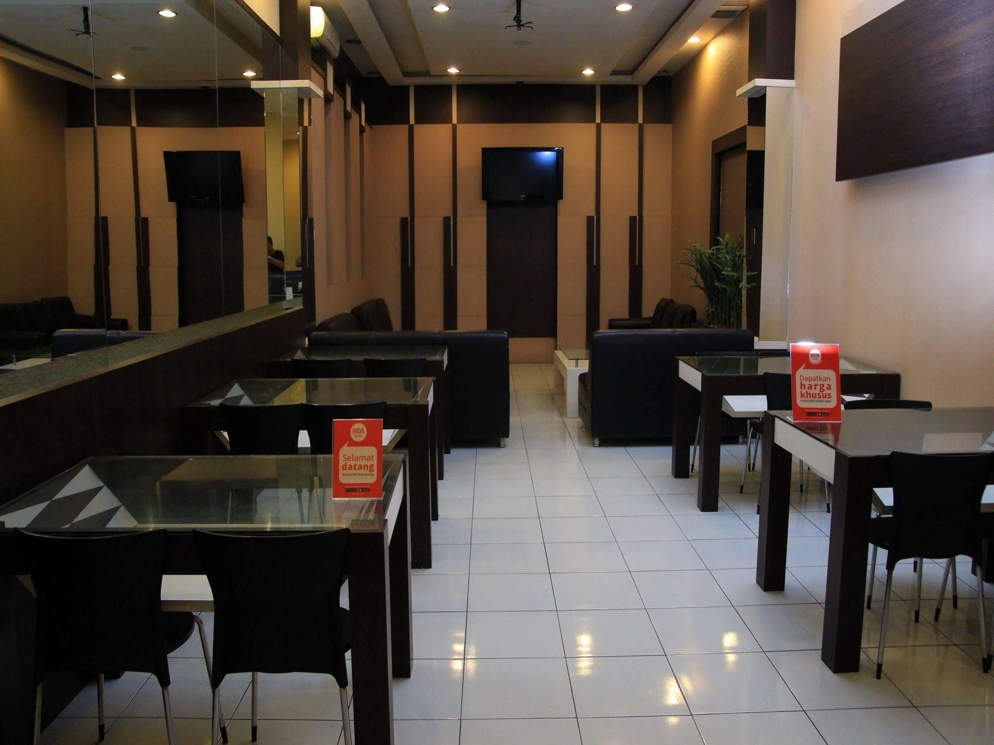 Wisma Sederhana RedPartner Medan Exterior foto