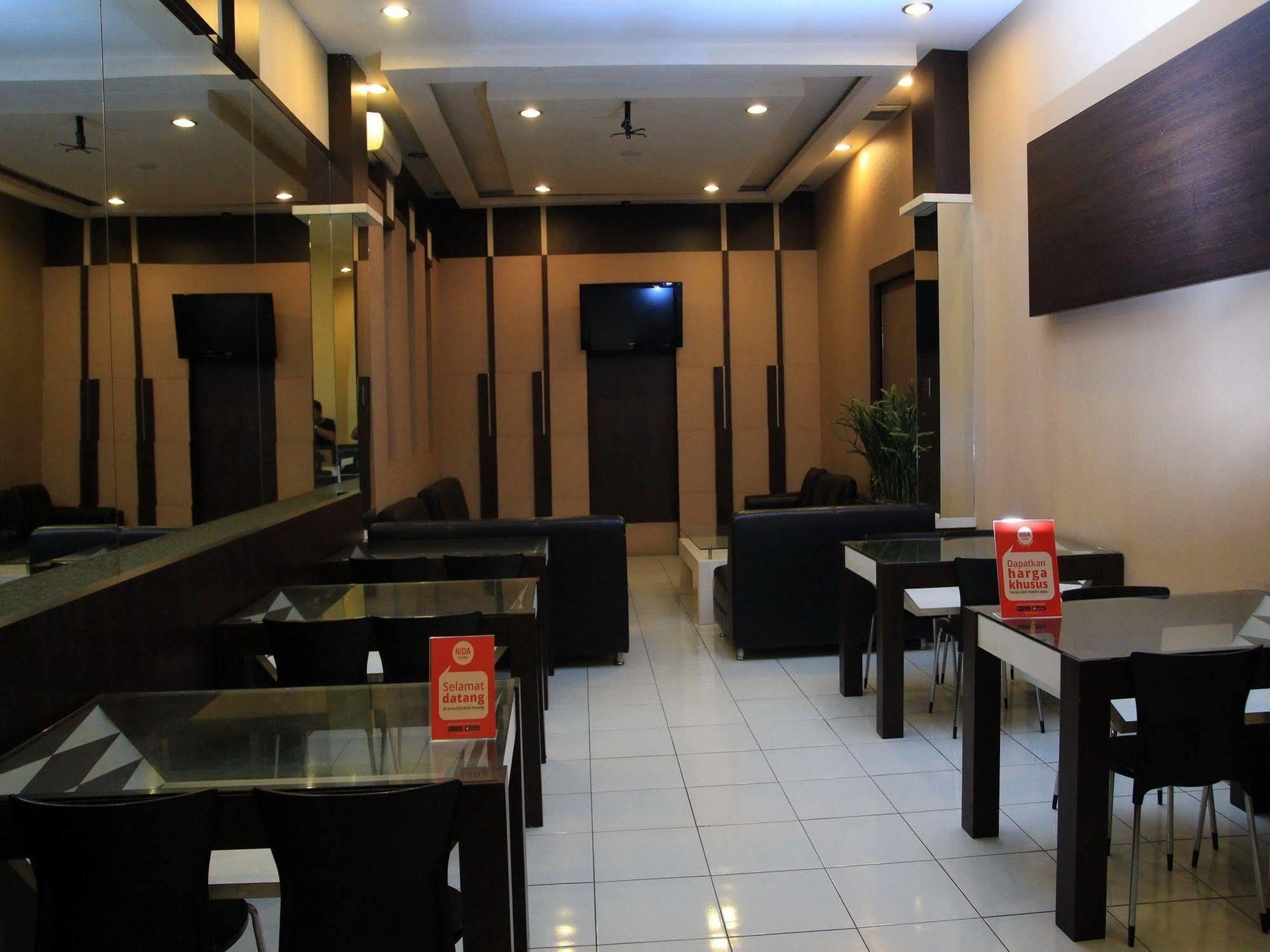 Wisma Sederhana RedPartner Medan Exterior foto