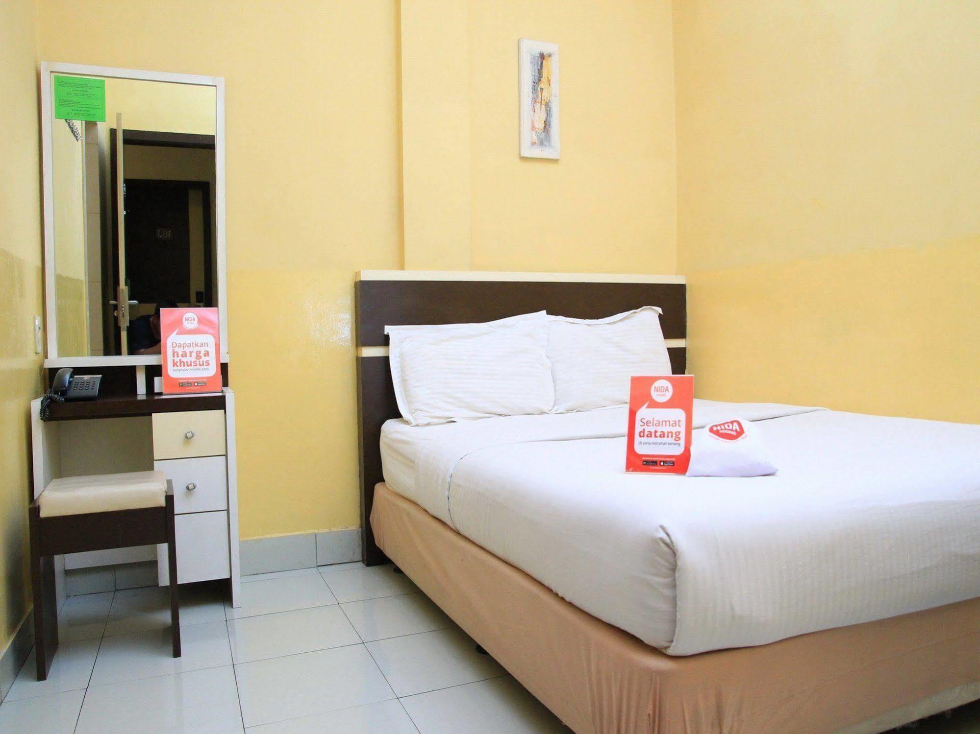 Wisma Sederhana RedPartner Medan Exterior foto