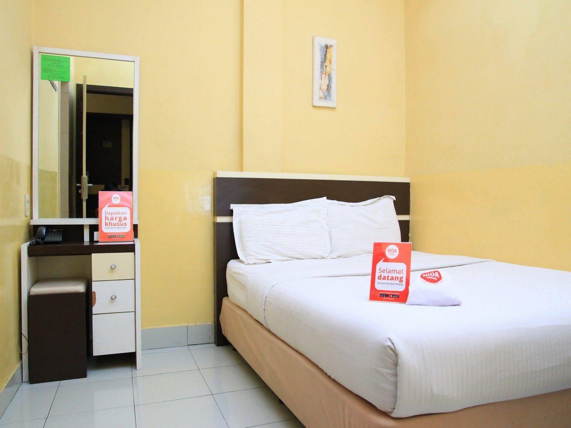 Wisma Sederhana RedPartner Medan Exterior foto