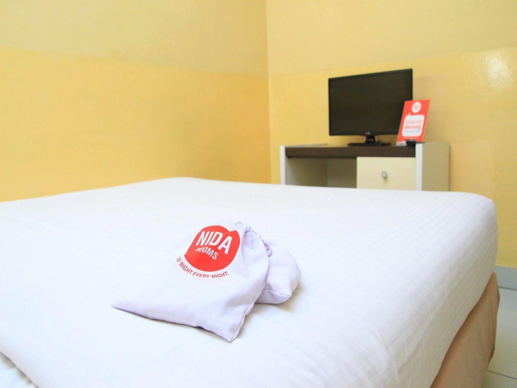 Wisma Sederhana RedPartner Medan Exterior foto