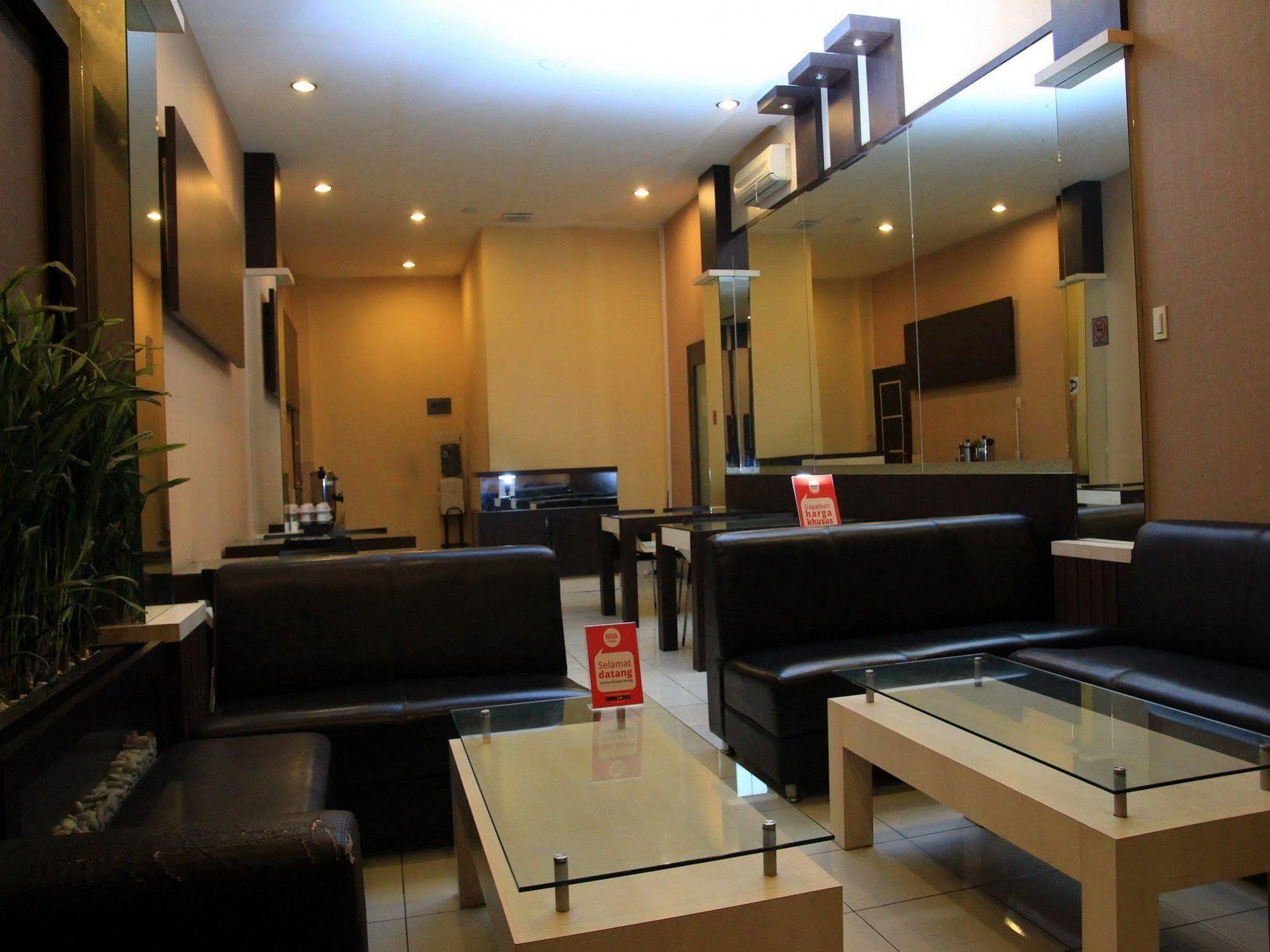 Wisma Sederhana RedPartner Medan Exterior foto